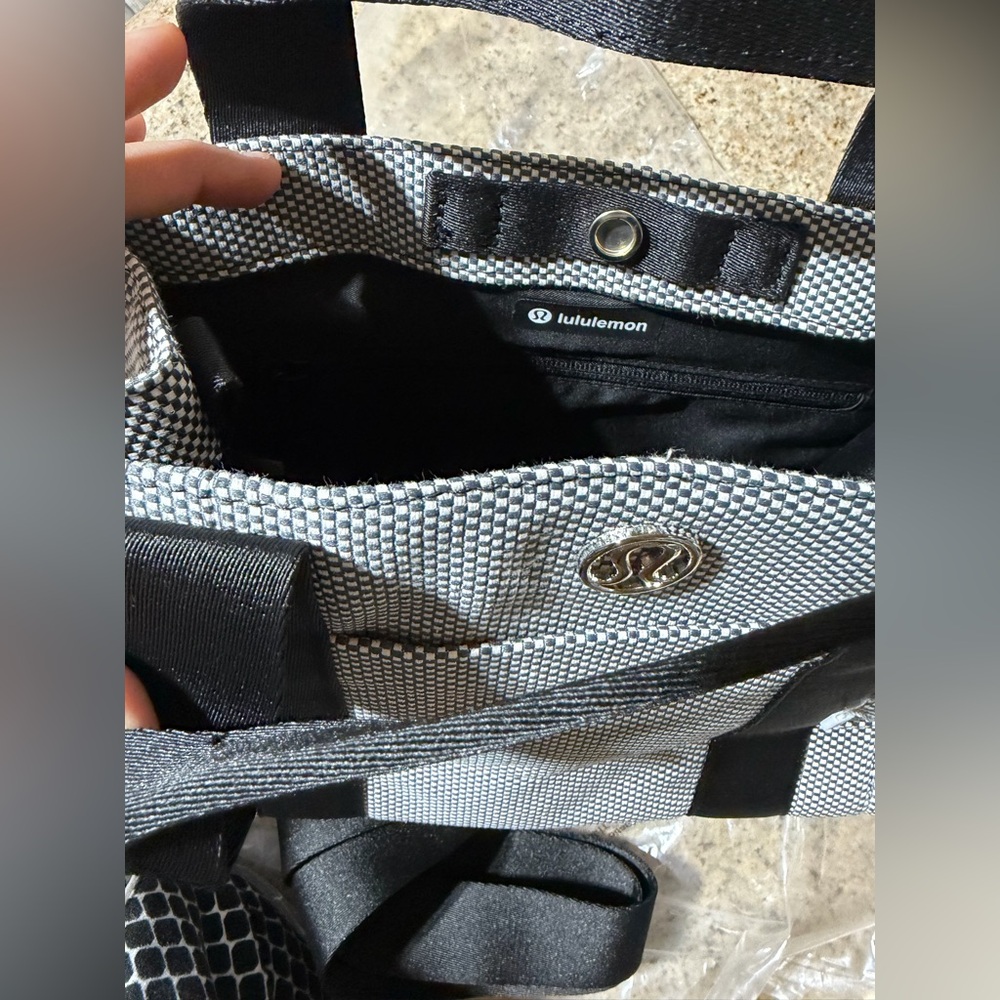 Lululemon Two-Tone Canvas Mini Tote Bag 4.5L - Picture 3 of 4